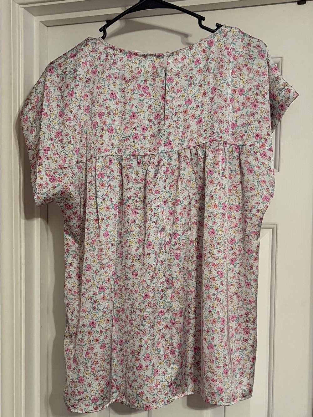 Floral Short-Sleeve Blouse in Cream and Pink - Picture 5 of 5